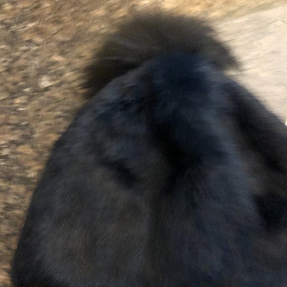 Moncler real Fur Beanie with Pom Pom - Picture 8 of 11